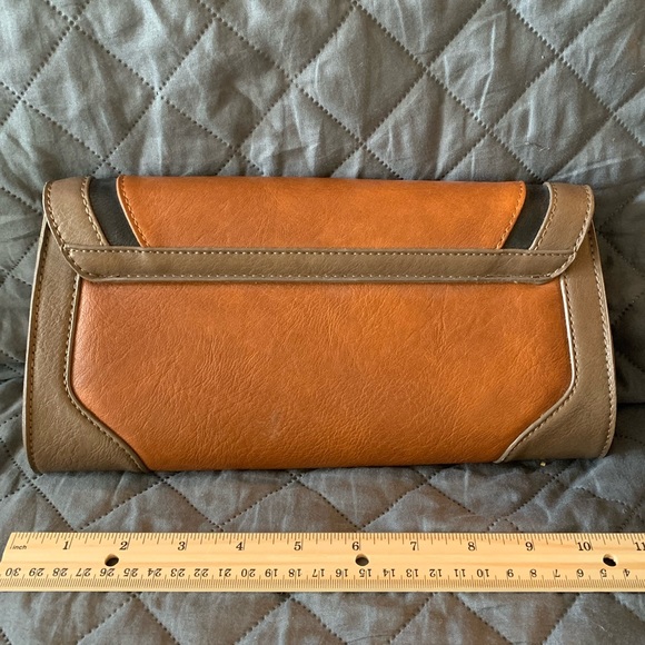 Structured clutch - Picture 2 of 4